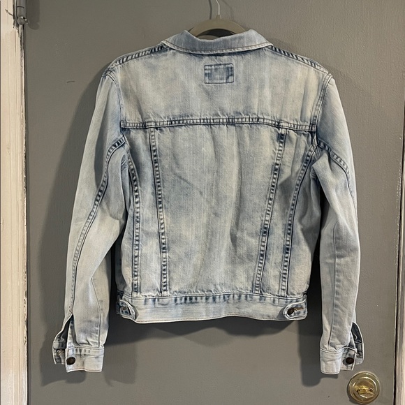 Forever 21 Classic Light Wash Denim Jacket Size S - Picture 4 of 4